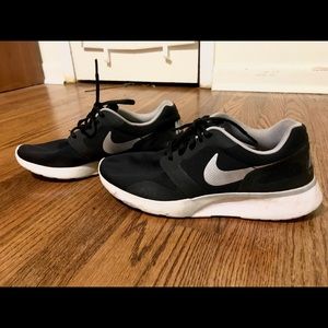 Black Nike Shoes
